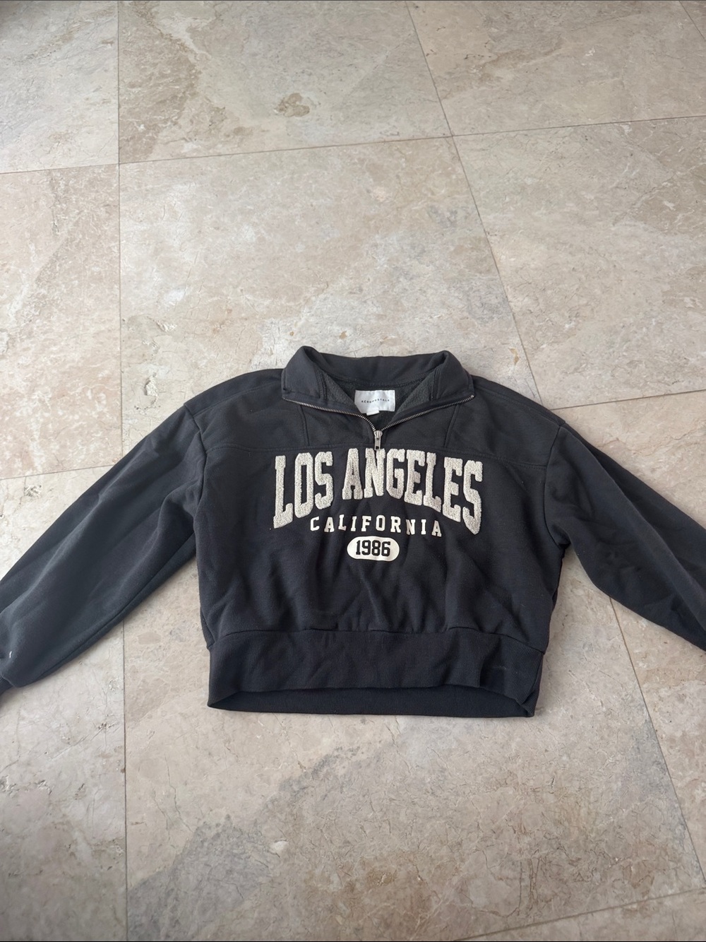 Aeropostale Black V-Neck Cropped Sweatshirt with Los Angeles Graphic